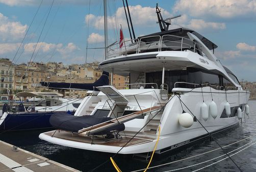 Sunseeker 86 Yacht image