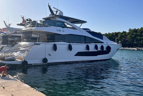 Sunseeker 86 Yacht image