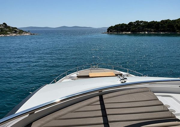 Sunseeker 86 Yacht image