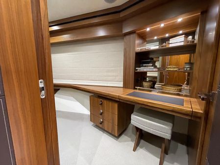 Sunseeker 86 Yacht image