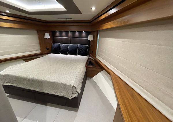 Sunseeker 86 Yacht image