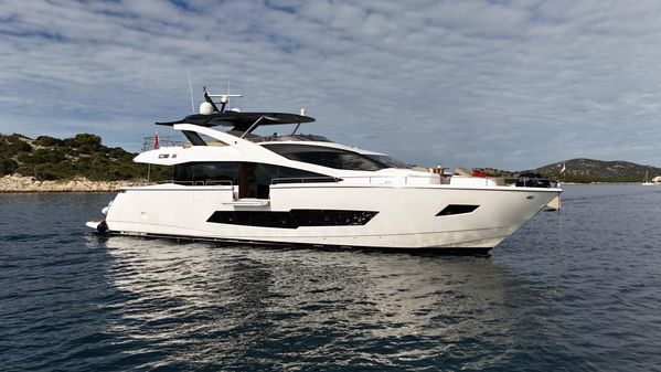 Sunseeker 86 Yacht image