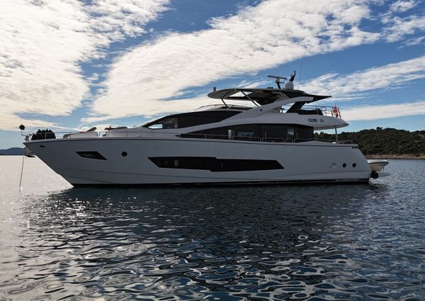 Sunseeker 86 Yacht image