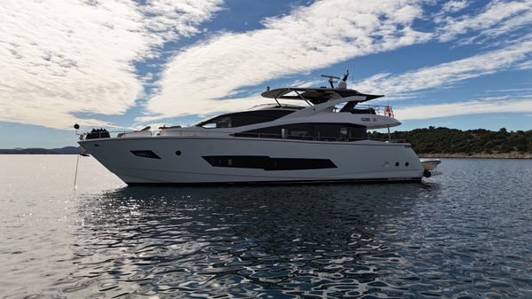 Sunseeker 86 Yacht image