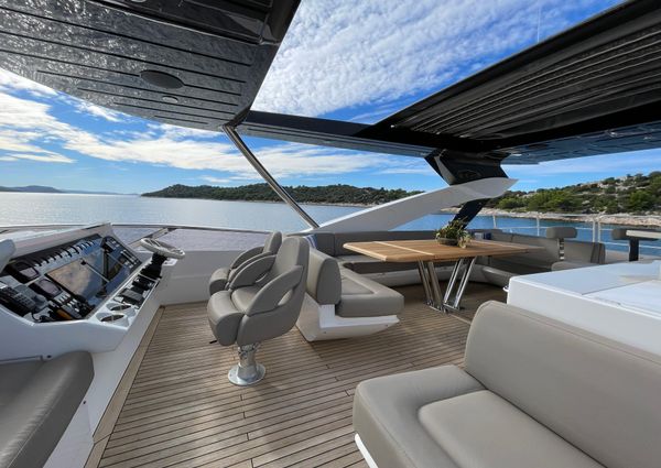 Sunseeker 86 Yacht image