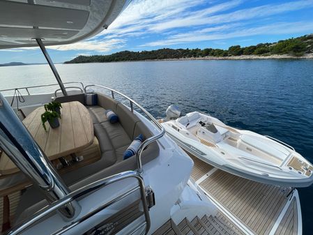 Sunseeker 86 Yacht image