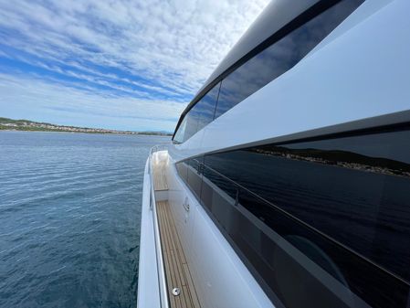 Sunseeker 86 Yacht image