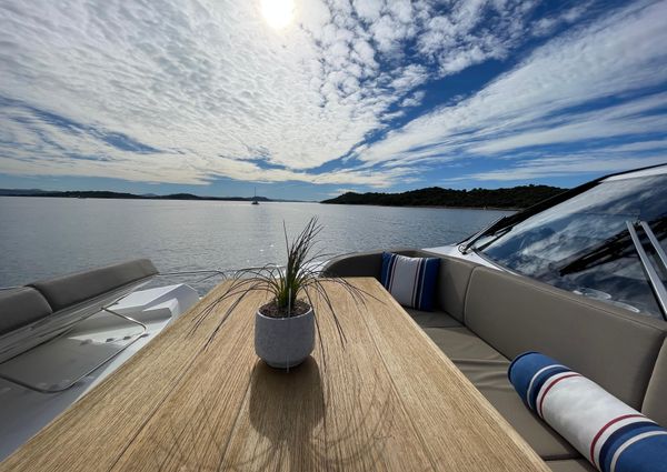 Sunseeker 86 Yacht image