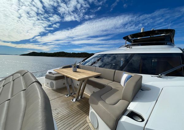 Sunseeker 86 Yacht image