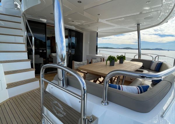 Sunseeker 86 Yacht image