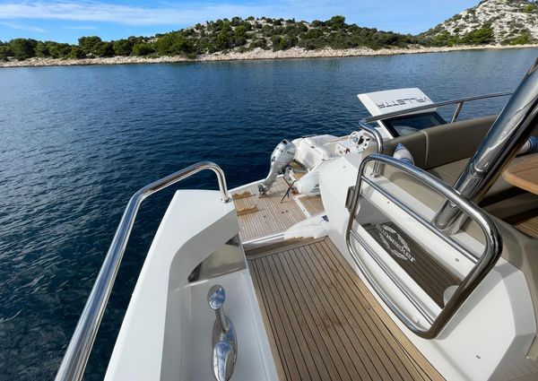 Sunseeker 86 Yacht image