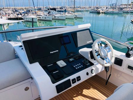 Azimut 66 image