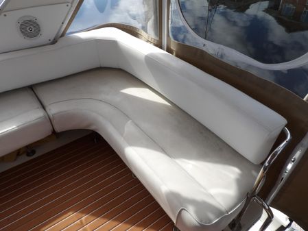 Sea Ray 370 Sedan Bridge image