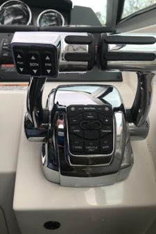 Sea Ray 350 Sundancer image