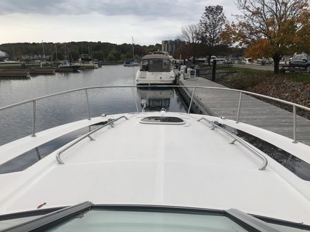 Sea Ray 350 Sundancer image