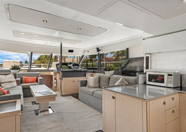 Fountaine Pajot MY 44 image