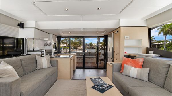 Fountaine Pajot MY 44 image