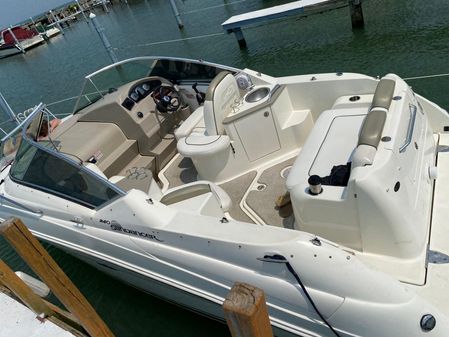 Sea Ray 240 Sundancer DA image