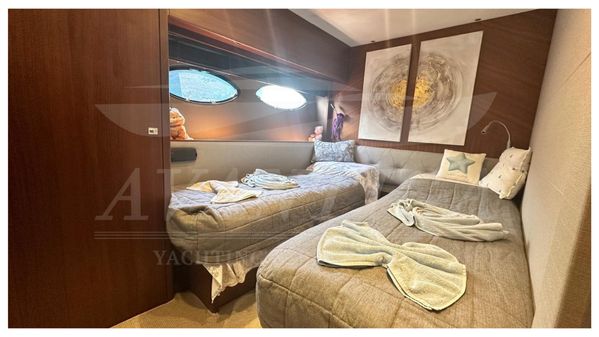 Princess Flybridge 82 Motor Yacht image