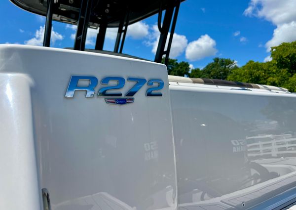 Robalo R272-CENTER-CONSOLE image