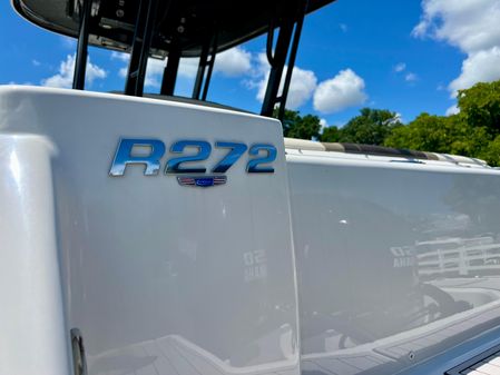 Robalo R272-CENTER-CONSOLE image