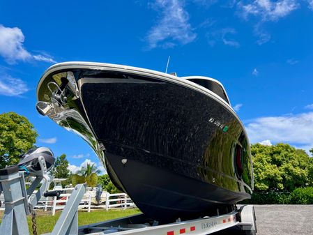 Robalo R272-CENTER-CONSOLE image