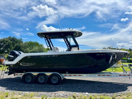 Robalo R272-CENTER-CONSOLE image