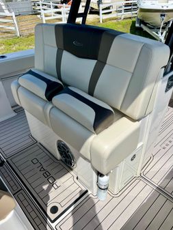 Robalo R272-CENTER-CONSOLE image