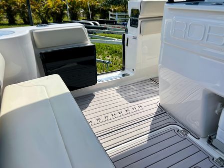 Robalo R272-CENTER-CONSOLE image