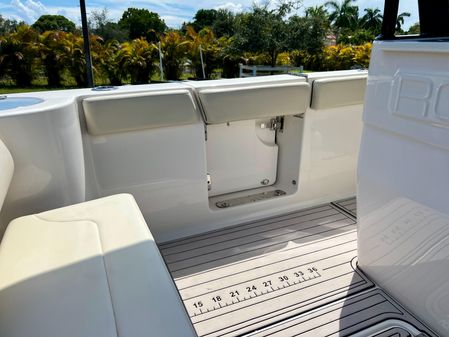 Robalo R272-CENTER-CONSOLE image