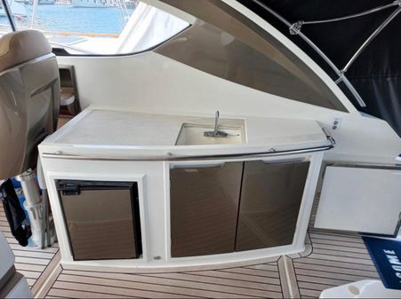 Galeon 325 HTS image