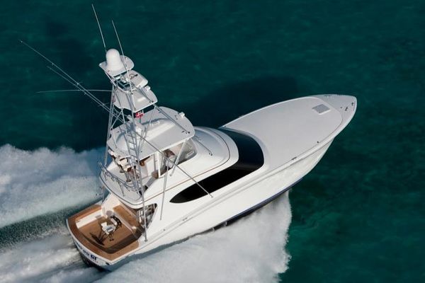 Hatteras GT54 - main image