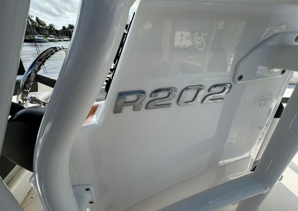 Robalo R202-EXPLORER image