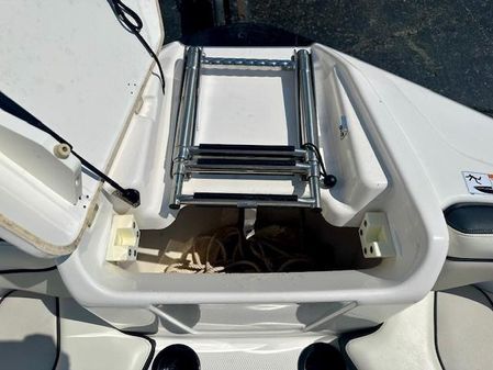 Yamaha Boats AR210 image