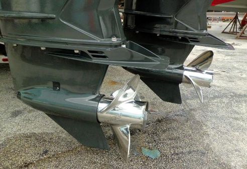 Evinrude E-TEC G2 300hp 30 inch  Shaft  Direct Injected 2-Stroke  Demos with Factory Warranty  Counter Roatating Pair image