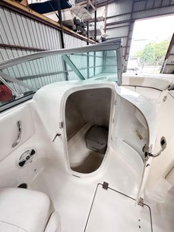 Robalo R207 Dual Console image