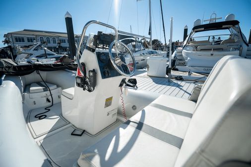 Sea Ray 590 FLY image