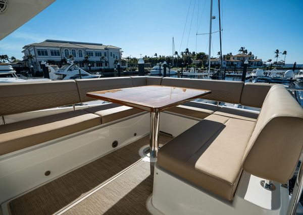 Sea Ray 590 FLY image