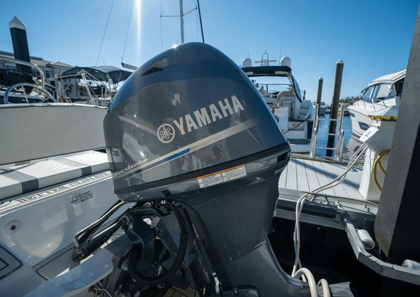 Sea Ray 590 FLY image