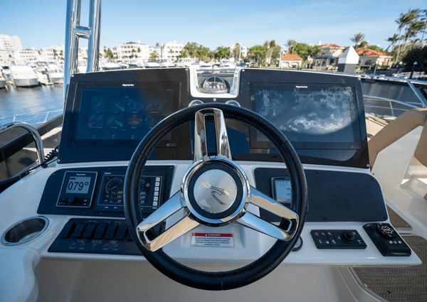 Sea Ray 590 FLY image