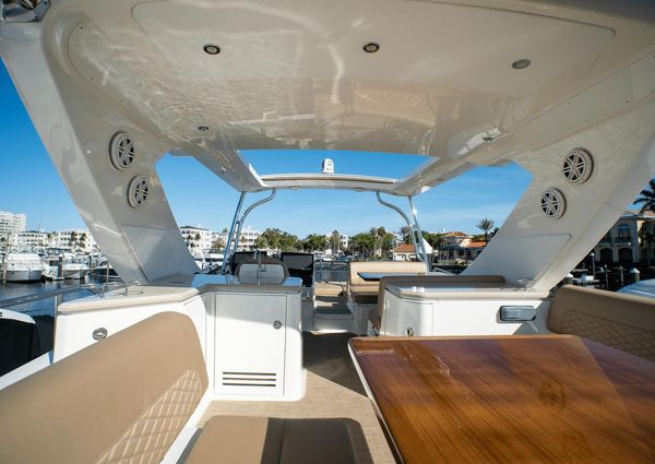 Sea Ray 590 FLY image