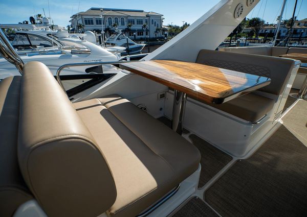 Sea Ray 590 FLY image