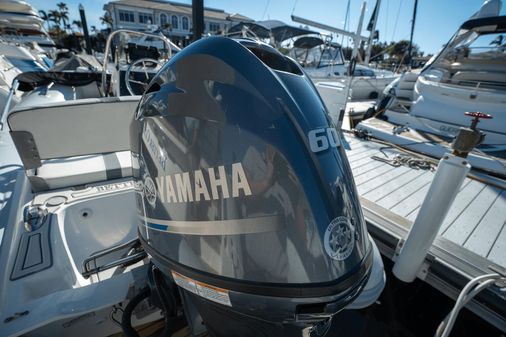 Sea Ray 590 FLY image