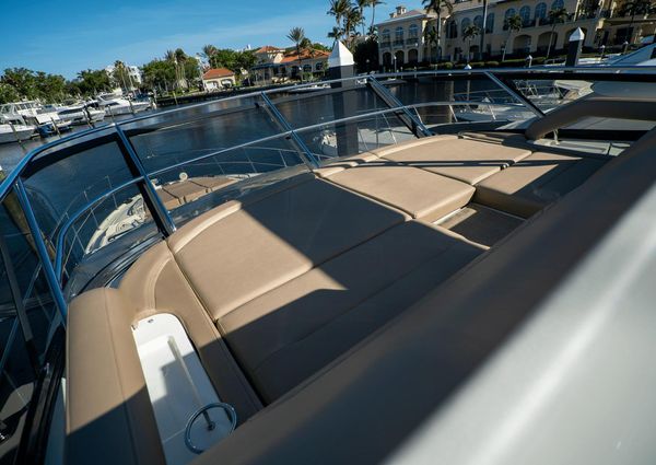 Sea Ray 590 FLY image