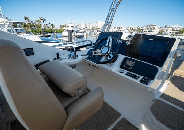 Sea Ray 590 FLY image