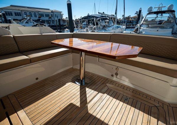 Sea Ray 590 FLY image