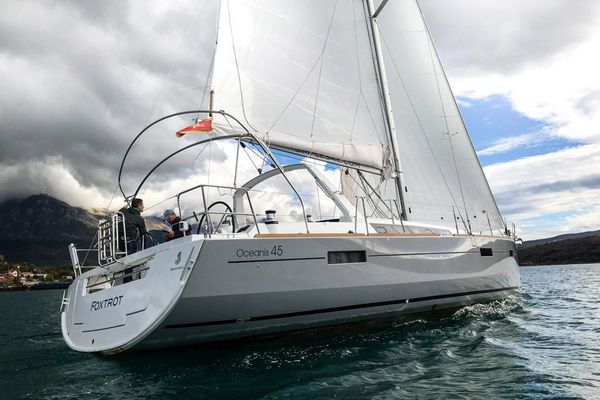 Beneteau Oceanis 45 - main image