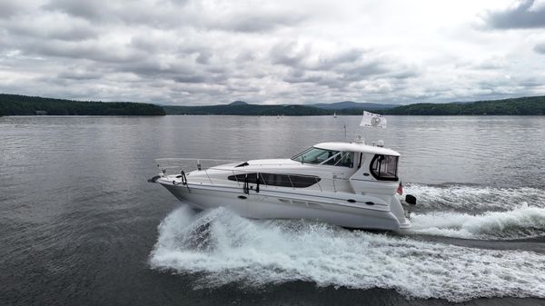 Sea Ray 390 Motor Yacht 