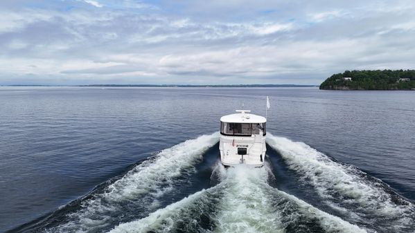 Sea Ray 390 Motor Yacht image