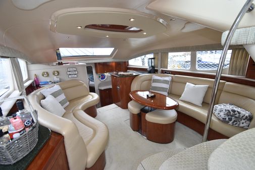 Sea Ray 390 Motor Yacht image